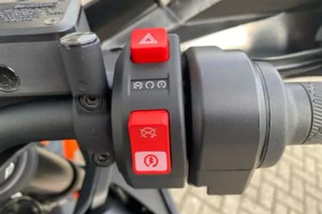 KTM 890 SMT (2023) thumbnail 5