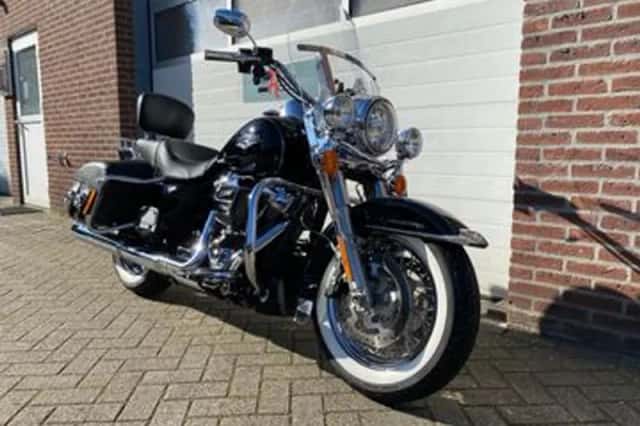Harley-Davidson Road King Classic (2017) thumbnail 2
