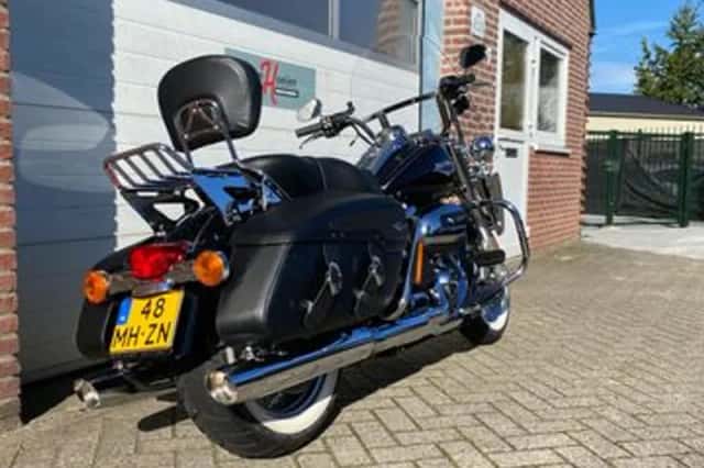 Harley-Davidson Road King Classic (2017) thumbnail 3