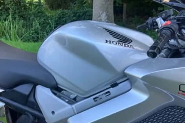 Honda VFR 800F V TEC (2002) thumbnail 5