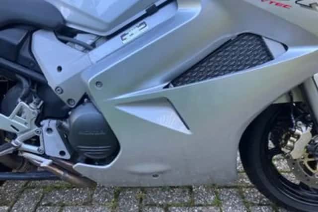 Honda VFR 800F V TEC (2002) thumbnail 6
