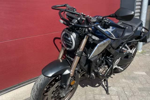 Honda CB650R 650 (2022) thumbnail 2