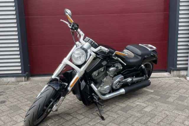 Harley-Davidson V-Rod Muscle (2012) thumbnail 2