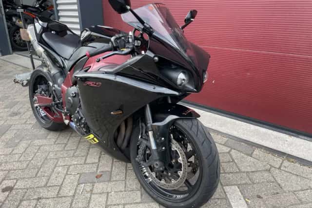 Yamaha YZF-R1 (0) thumbnail 5