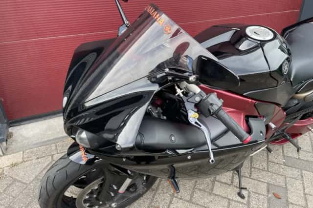 Yamaha YZF-R1 (0) thumbnail 6