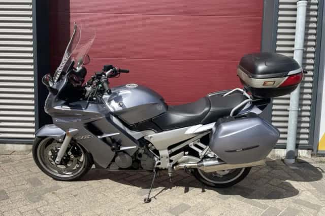 Yamaha FJR1300 (2004) thumbnail 4