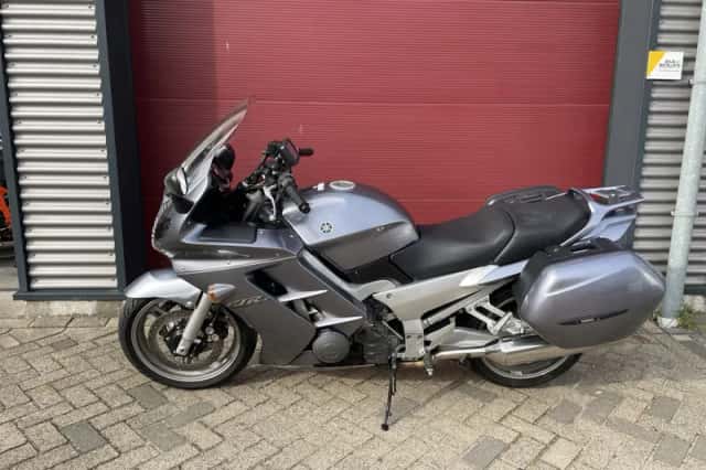 Yamaha FJR1300 (2005) thumbnail 3
