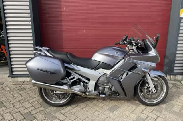 Yamaha FJR1300 (2005) thumbnail 4