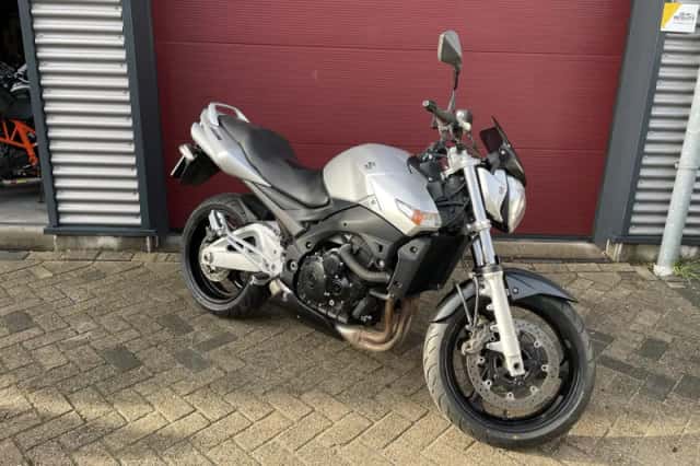 Suzuki GSR600 (2008) thumbnail 1