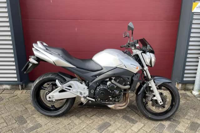 Suzuki GSR600 (2008) thumbnail 3