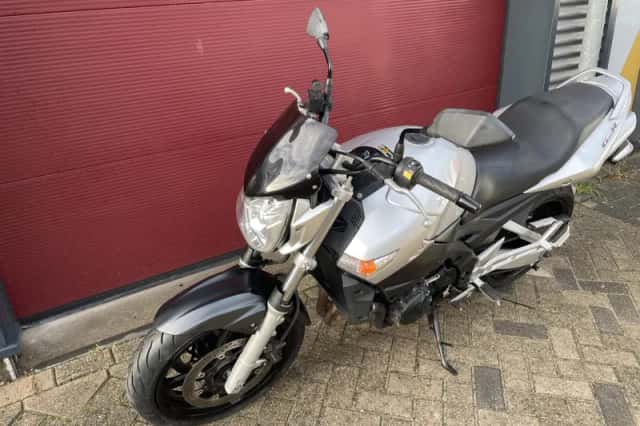Suzuki GSR600 (2008) thumbnail 5
