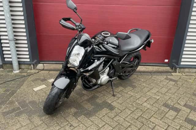 Kawasaki ER-6n (2008) thumbnail 2