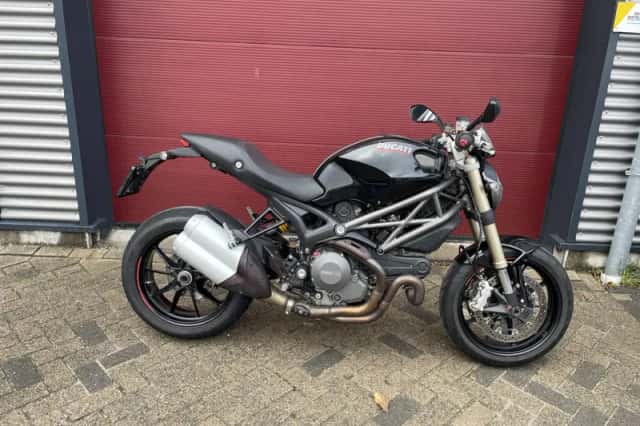 Ducati Monster 1100 (2011) thumbnail 3