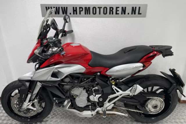 MV Agusta Stradale (2016) thumbnail 3