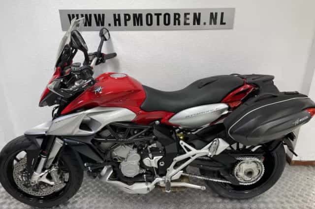 MV Agusta Stradale (2016) thumbnail 4