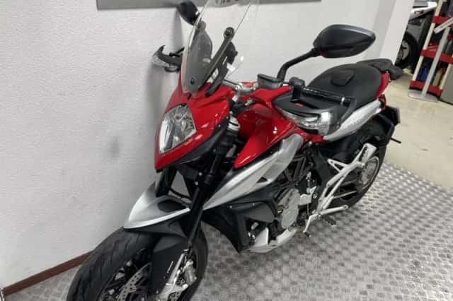 MV Agusta Stradale (2016) thumbnail 6