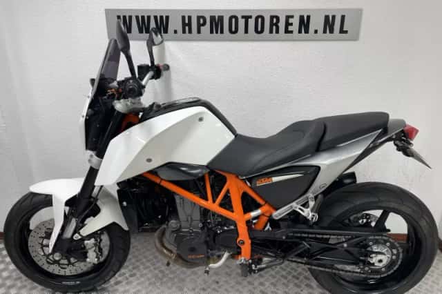 KTM 690 Duke (2012) thumbnail 2