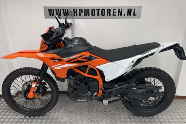 KTM 390 Enduro R (2026) thumbnail 2