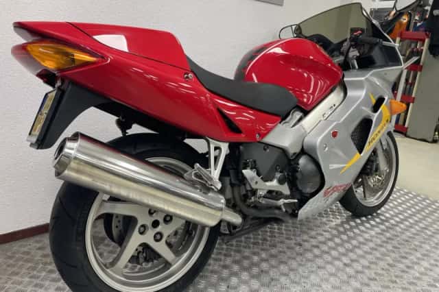 Honda VFR 800 F (2000) thumbnail 3