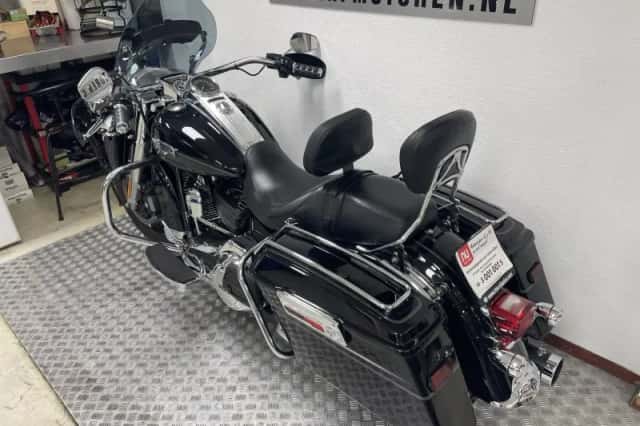 Harley-Davidson Road King Classic (2011) thumbnail 4