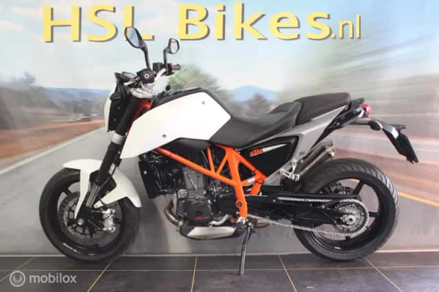 KTM 690 Duke (2012) thumbnail 2