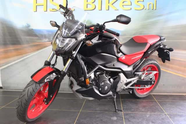 Honda NC 750 S (2017) thumbnail 2