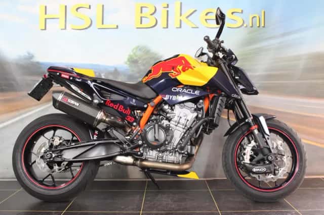 KTM 890 Duke R (2022) thumbnail 1
