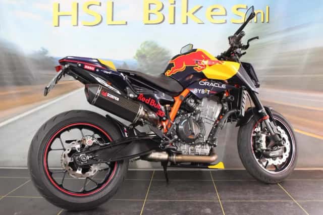 KTM 890 Duke R (2022) thumbnail 3