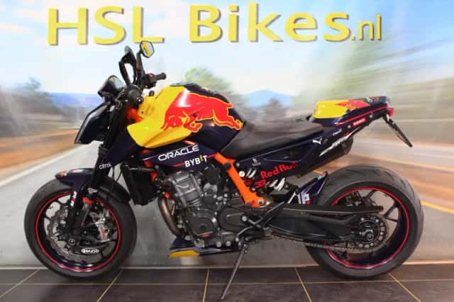 KTM 890 Duke R (2022) thumbnail 4