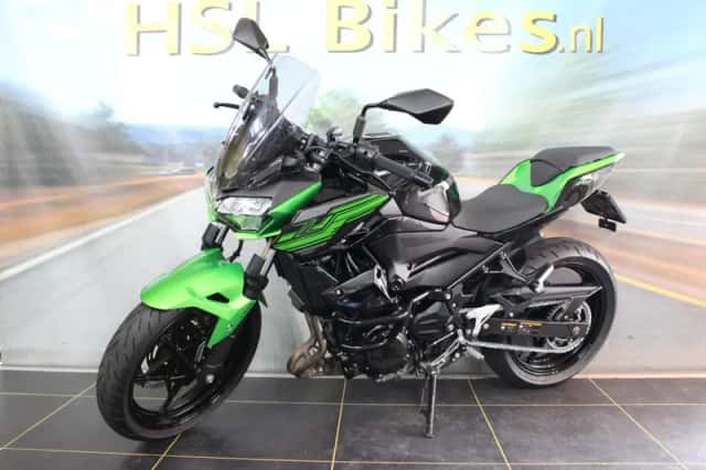 Kawasaki Z400 (2019) thumbnail 2