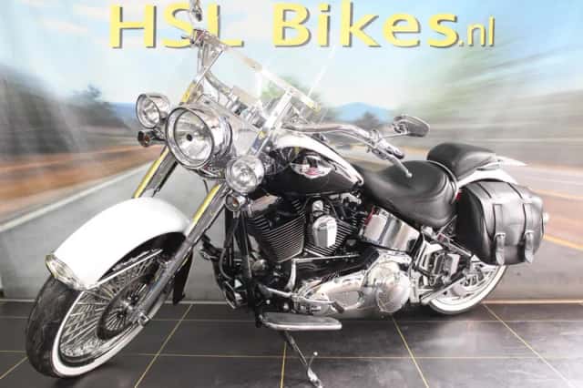 Harley-Davidson Deluxe (2005) thumbnail 2