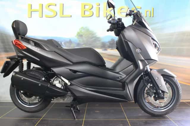 Yamaha X-MAX 300 (2022) thumbnail 1