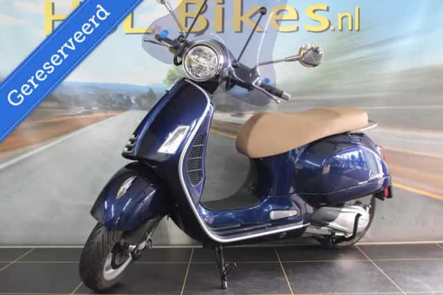 Piaggio GTS 300 (2022) thumbnail 2