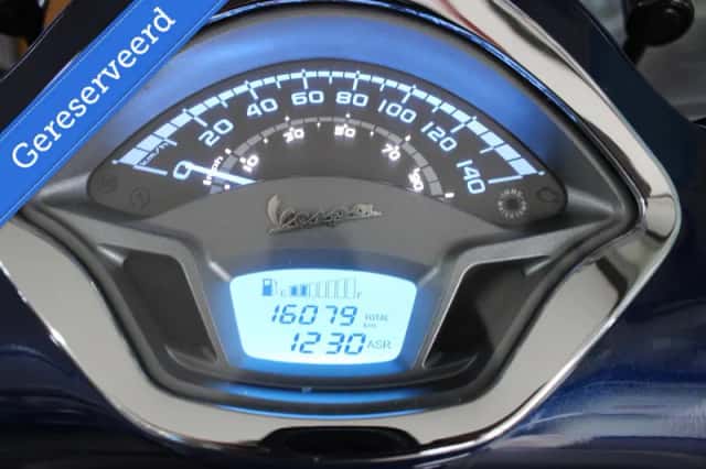 Piaggio GTS 300 (2022) thumbnail 3
