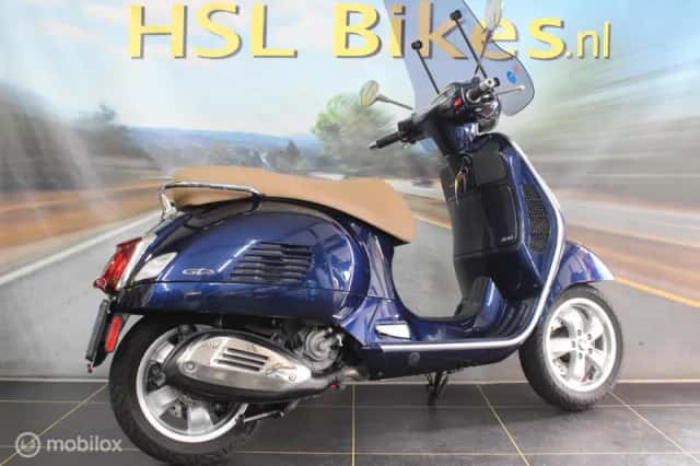 Vespa GTS 300 (2022) thumbnail 4