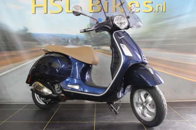 Vespa GTS 300 (2022) thumbnail 6