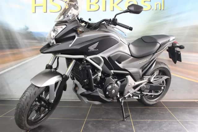 Honda NC750X (2015) thumbnail 2