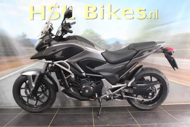 Honda NC750X (2015) thumbnail 6