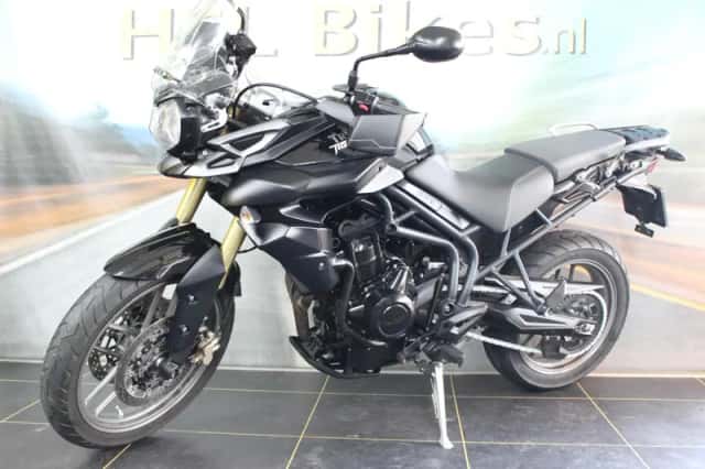 Triumph Tiger 800 XR (2012) thumbnail 2