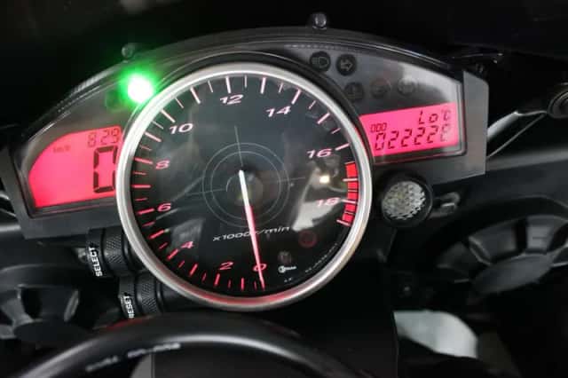 Yamaha YZF-R6 (2008) thumbnail 4