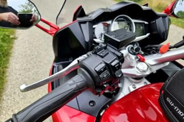 Yamaha FJR1300 (2014) thumbnail 4