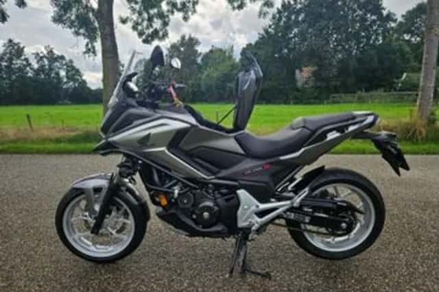 Honda NC750X (2016) thumbnail 4