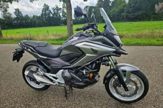 Honda NC750X (2016) thumbnail 6