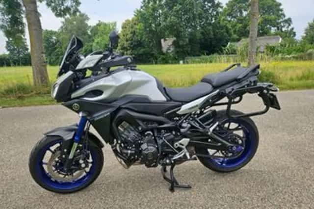 Yamaha Tracer 900 (2015) thumbnail 2