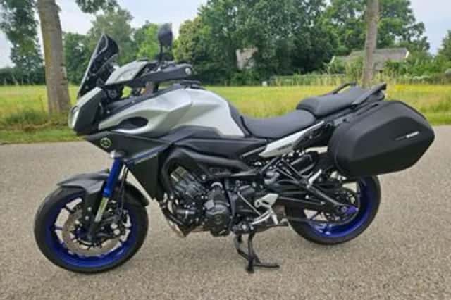 Yamaha Tracer 900 (2015) thumbnail 4