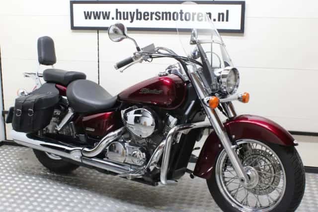 Honda VT 750C Shadow (2004) thumbnail 1