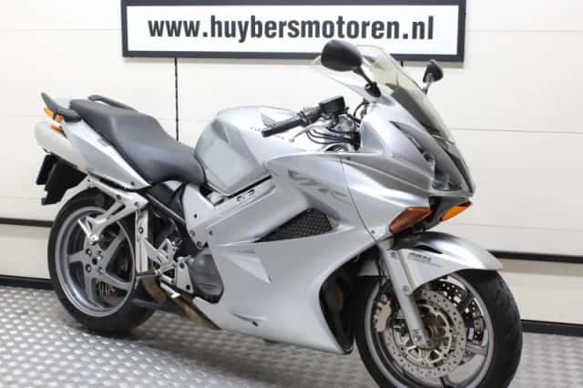 Honda VFR 800 Vtec (2005) thumbnail 1
