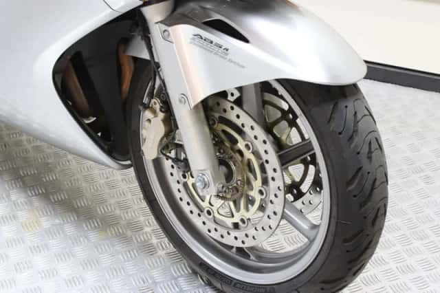 Honda VFR 800 Vtec (2005) thumbnail 2