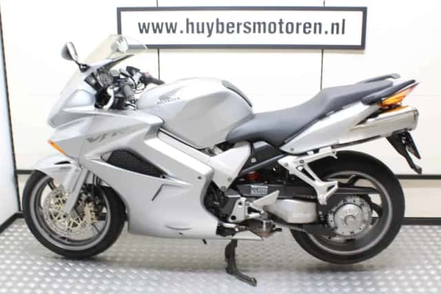 Honda VFR 800 Vtec (2005) thumbnail 5