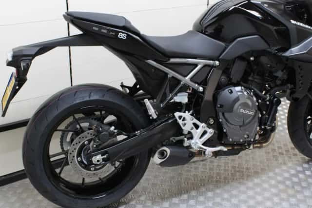 Suzuki GSX-8S (2026) thumbnail 3